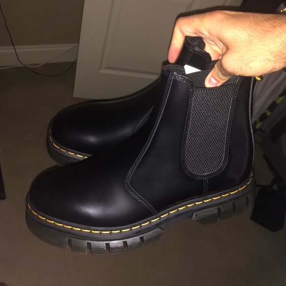 Profile Picture of Hassib Rahmanzai (@hassibster) on Poshmark