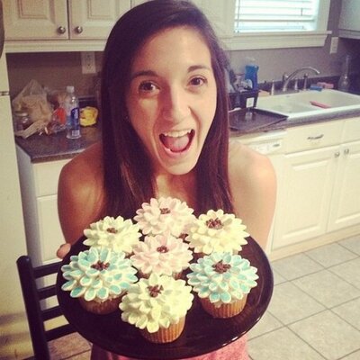 Profile Picture of Rachael McGee (@r_elizabeth_m) on Twitter