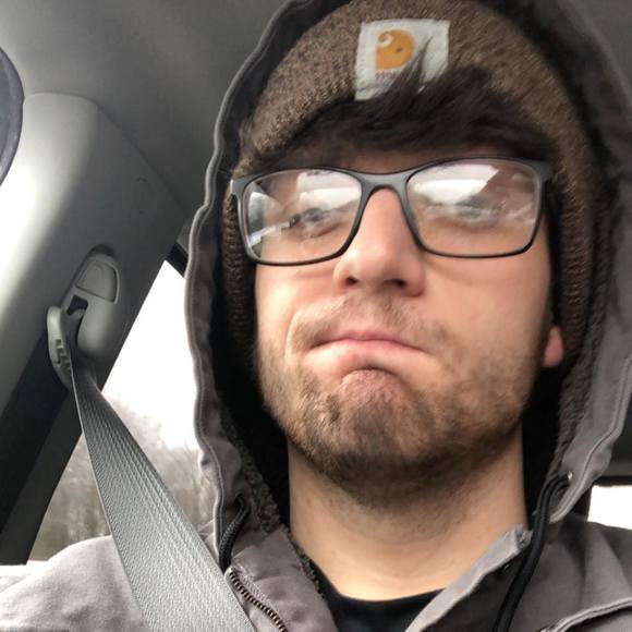 Profile Picture of Johnny Rominski (@johnnyrominski) on Poshmark