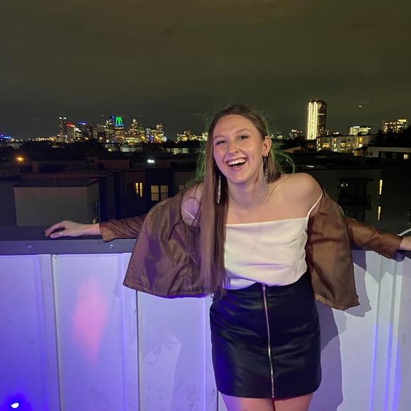 Profile Picture of Isabelle Wieseler (@iwieseler) on Poshmark