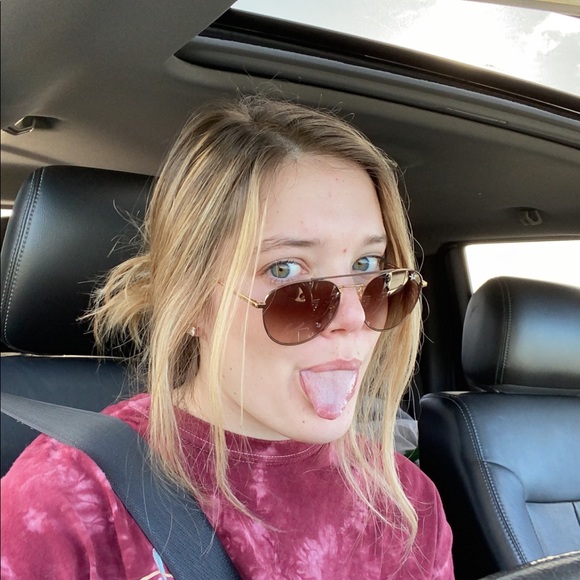Profile Picture of Christa Christopherson (@c2sis19) on Poshmark