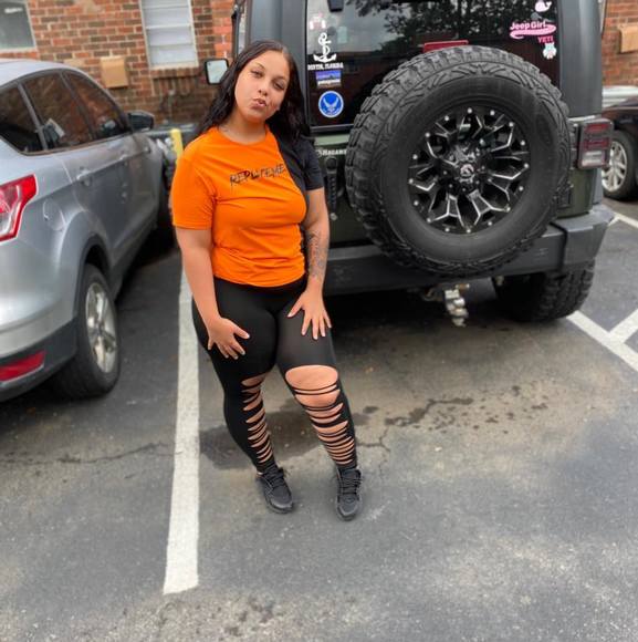 Profile Picture of Catlin Mcgluen (@catlin1248) on Poshmark