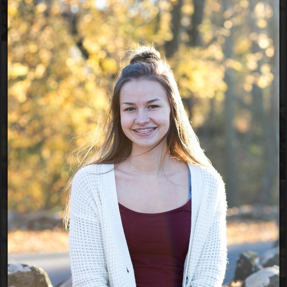 Profile Picture of Sage Scarritt (@sagee03) on Poshmark