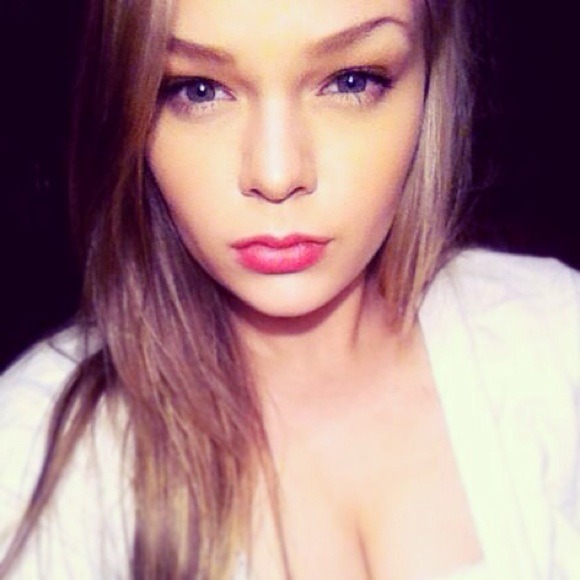 Profile Picture of Bree Carroll (@breecarroll) on Poshmark