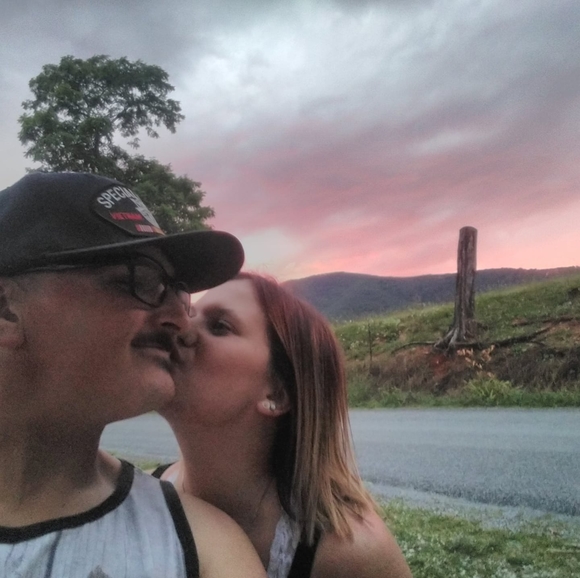 Profile Picture of Joey Gordon (@joeynumber699) on Poshmark