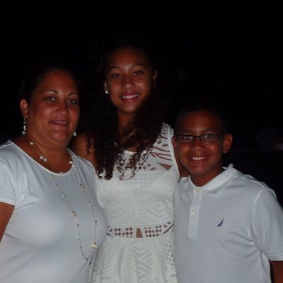 Profile Picture of Danielle Lovelace (@danielleminnae) on Twitter