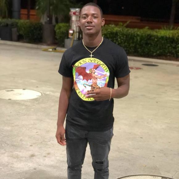 Profile Picture of Joshua Hargrett (@josh3055) on Poshmark