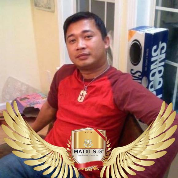 Profile Picture of Huynh Nguyen (@huynh_n) on Poshmark