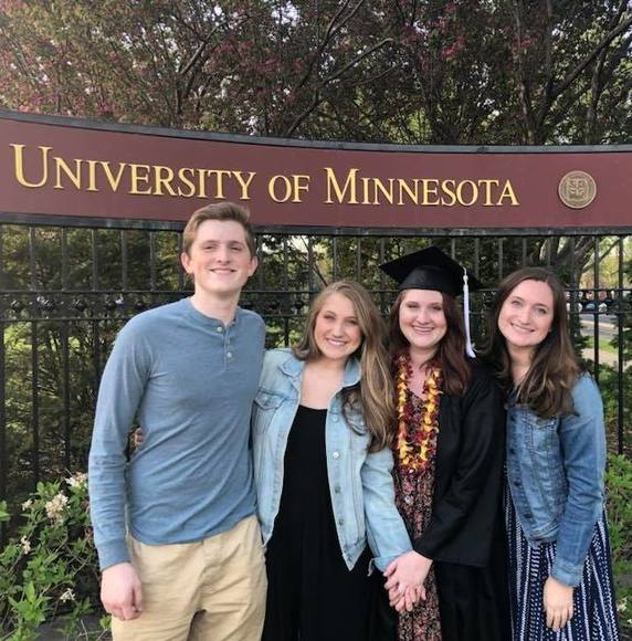 Profile Picture of Stephanie Sontag (@ssontag) on Poshmark