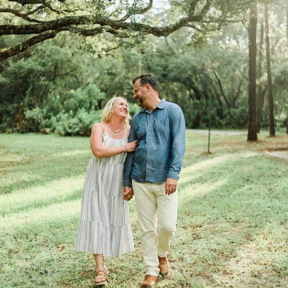 Elizabeth Disalvo - Poshmark Profile Picture of Elizabeth Disalvo (@disalvohome) on Poshmark