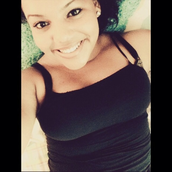Profile Picture of Jamesia Sneed (@princess_mesiax) on Poshmark