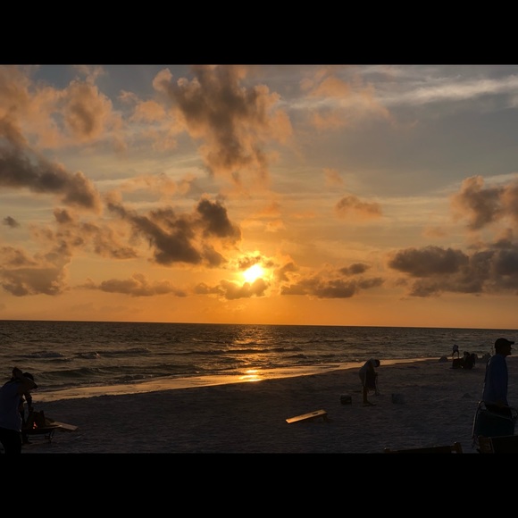 Profile Picture of Chelsey Sentkowski (@chelbel1212) on Poshmark