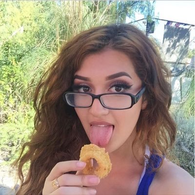 Profile Picture of Raelynn Thomas (@RaelynnThomas5) on Twitter