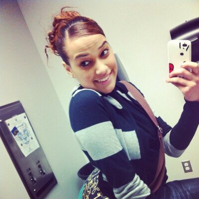 Profile Picture of Genesis Reyes (@x3Genesisx3) on Twitter