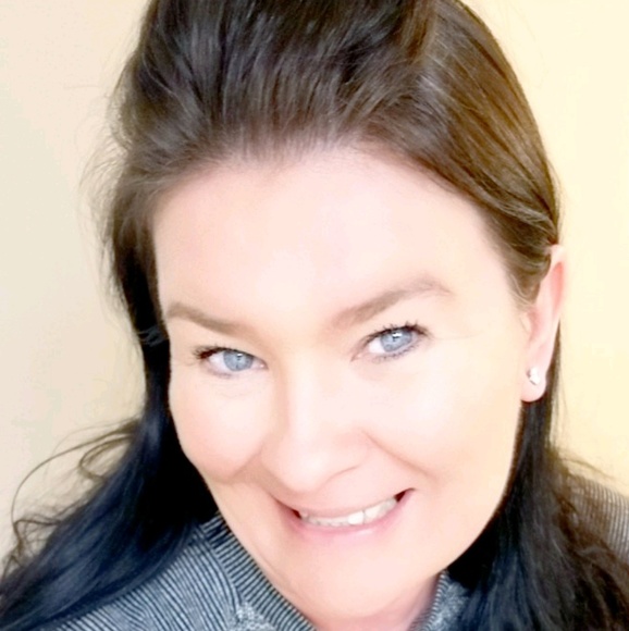 Profile Picture of Ericka Achilli (@shotsie73) on Poshmark