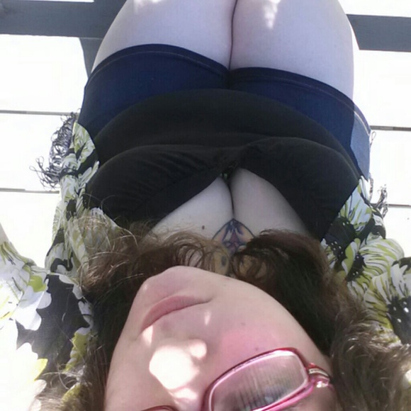 Profile Picture of Melody Womack (@mellowdear) on Poshmark