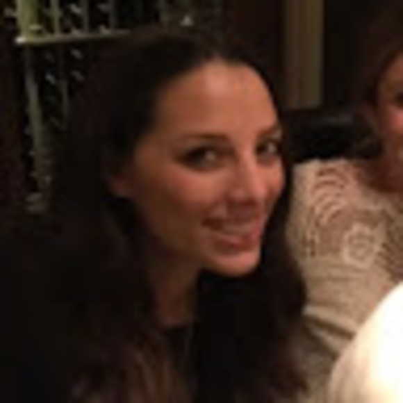 Profile Picture of Jade Osborne (@osbornekjade) on Poshmark