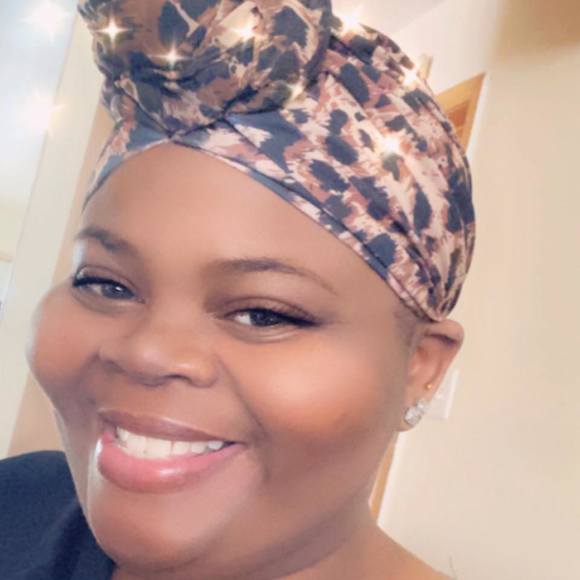 Profile Picture of Monica Hoggan (@mzmone57689) on Poshmark