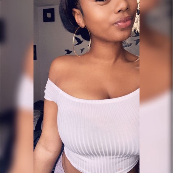 Profile Picture of Bianca Hosang (@biancahosang) on Poshmark