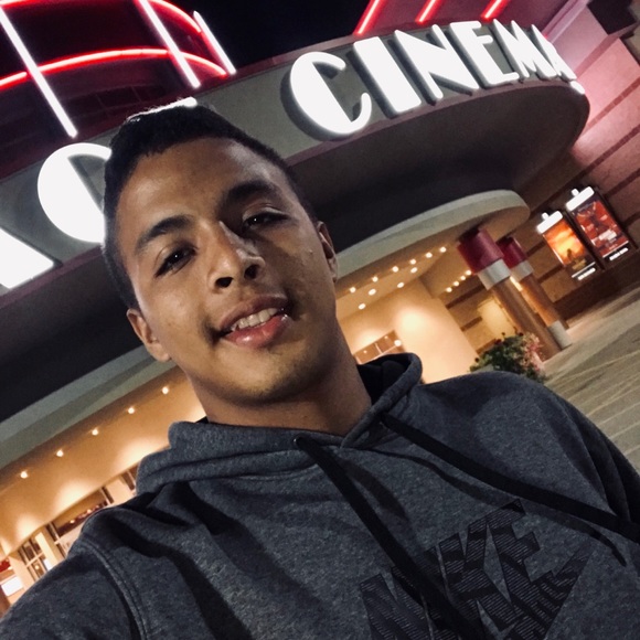 Profile Picture of Sergio Posso (@sergio2312) on Poshmark