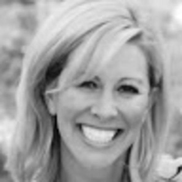 Profile Picture of Lisa Ewers (@lisaewers) on Poshmark