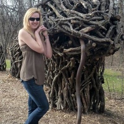 Profile Picture of Amanda Thiessen (@ANT2304) on Twitter