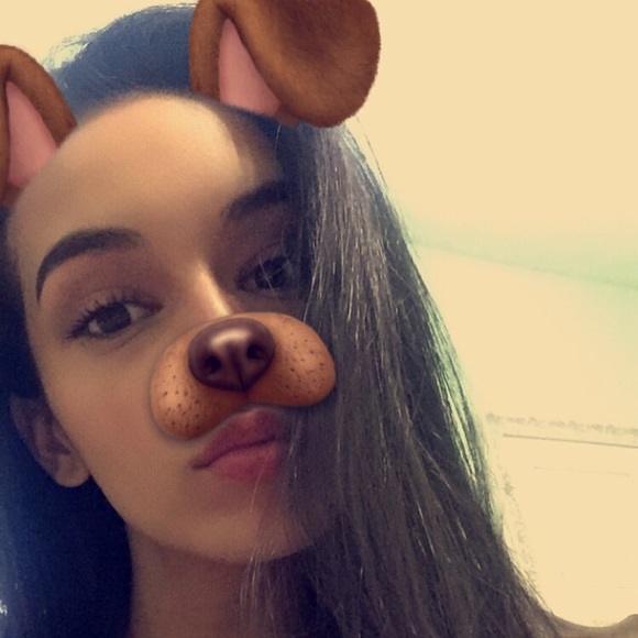 Profile Picture of Lauren Guerra (@lauren_3alyssa) on Poshmark