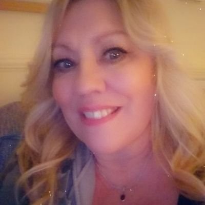 Profile Picture of Debbie Lowe (@debbielowe9) on Twitter