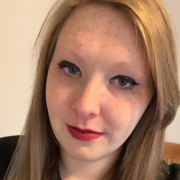 Profile Picture of Scarlett Estergren (@scarlett41297) on Poshmark