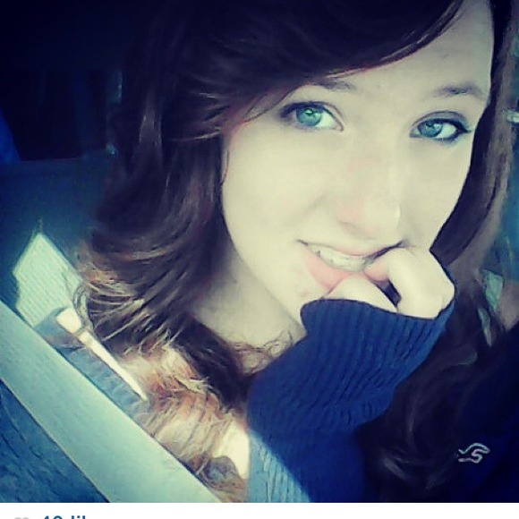Profile Picture of Ireland Strunk (@xrylxnd) on Poshmark