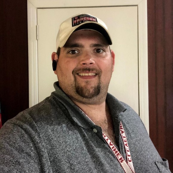 Profile Picture of Jesse Hawkins (@farmlitecandle) on Poshmark