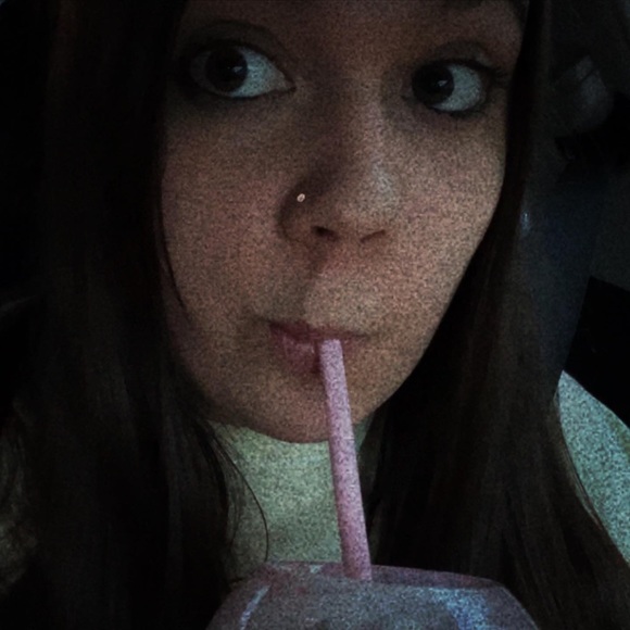 Profile Picture of Shelby Monfee (@shelbygm06) on Poshmark
