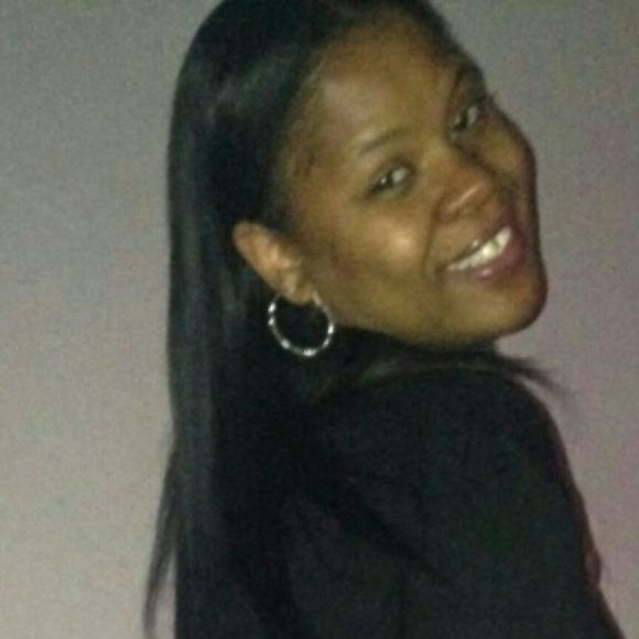 Profile Picture of Toya Moore (@toytoyz) on Poshmark