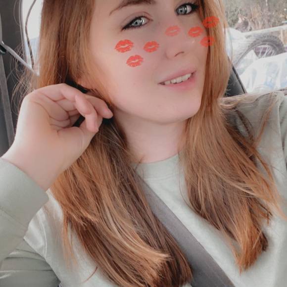 Profile Picture of Tianna Angstadt (@tiannaangstadt) on Poshmark