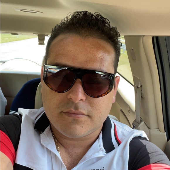 Reynier Torres - Poshmark Profile Picture of Reynier Torres (@reynier91) on Poshmark