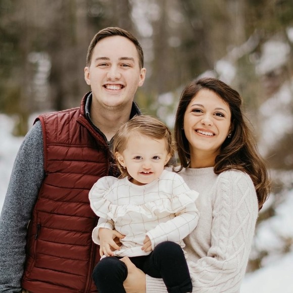 Profile Picture of Daphnee Gwinup (@dgwinup) on Poshmark