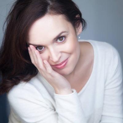 Profile Picture of Jennie-anne Walker (@jennieannew) on Twitter