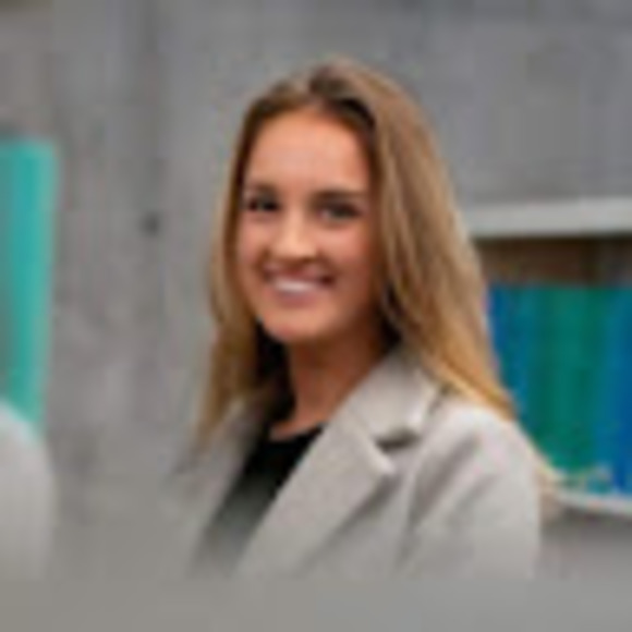 Profile Picture of Clara Jankowiak (@clarajankowiak) on Poshmark