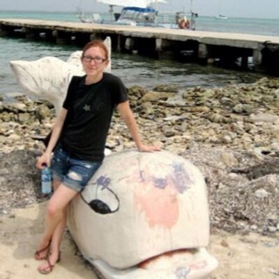 Profile Picture of Mandy Schenk (@MissMandelion) on Twitter
