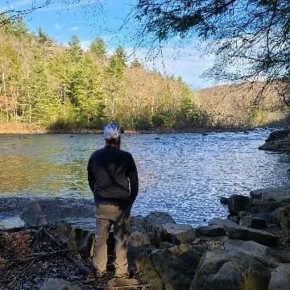 Profile Picture of Adam Zweig (@azinpgh) on Poshmark