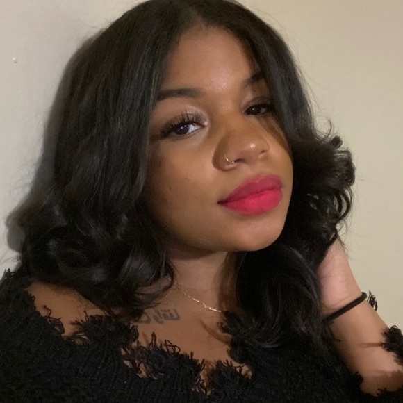 Profile Picture of Taya Laryn (@luvinntlaryn) on Poshmark