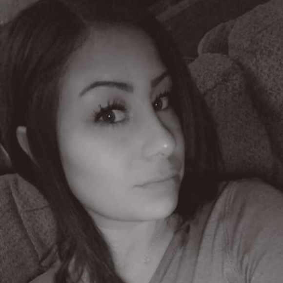 Daviina Renee - Poshmark Profile Picture of Daviina Renee (@tisthammer57) on Poshmark