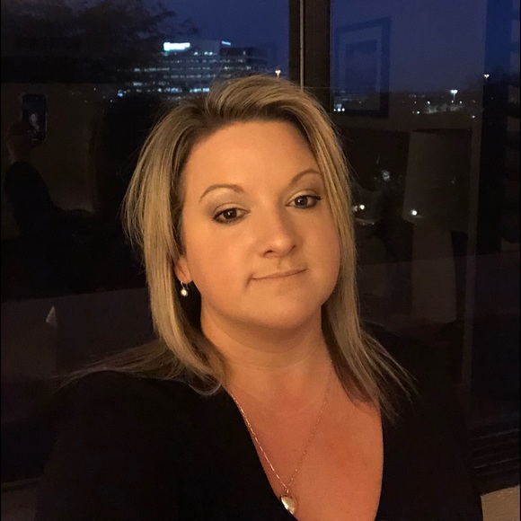 Profile Picture of Alexandra Stoermann (@stoermanns) on Poshmark