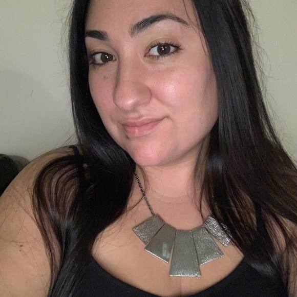 Profile Picture of Brittany Buchinski (@buchinskib1) on Poshmark