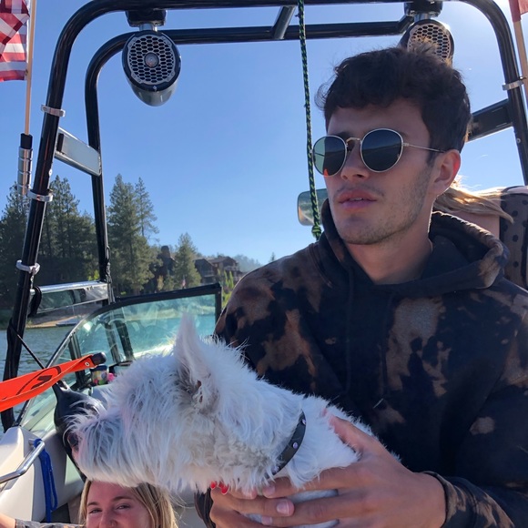 Profile Picture of Gavin Dayment (@gdayment) on Poshmark