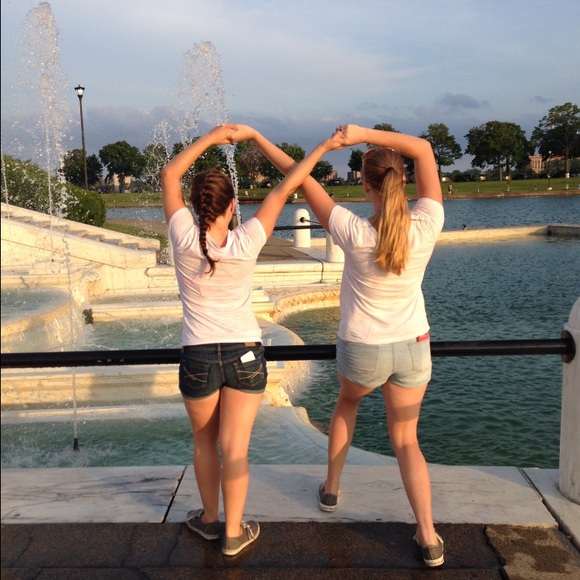 Profile Picture of Arianna Snarski (@arianna14_) on Poshmark