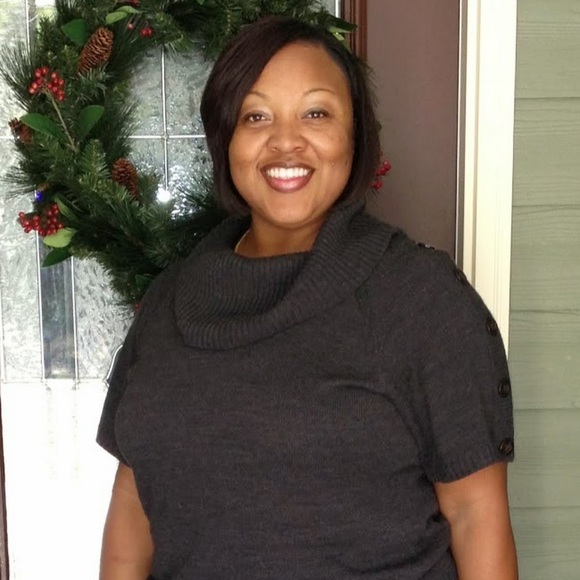 Profile Picture of Alvinia Peete (@alviniad) on Poshmark