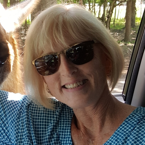 Profile Picture of Gilda Hicks (@gildahicks) on Poshmark