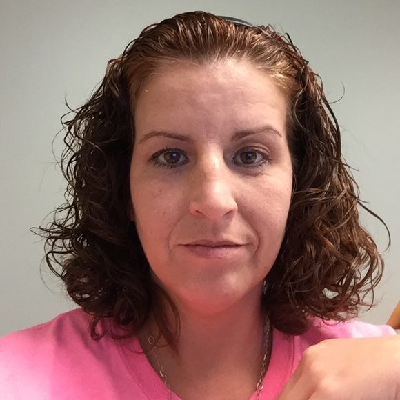 Profile Picture of Lisa Bryan (@lisambryan) on Poshmark