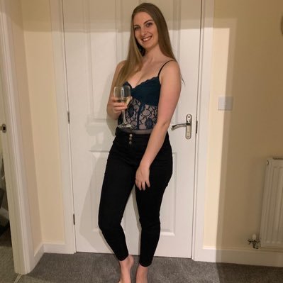 Profile Picture of Lucille Thomas (@LucilleT97) on Twitter